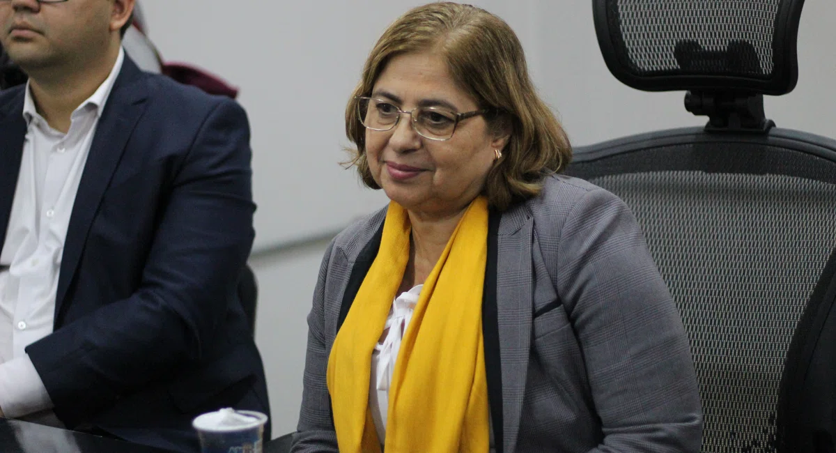 Ministra da mulher participa de reunião com Chico Lucas