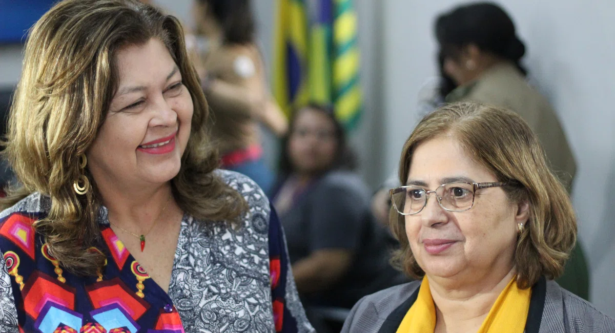 Ministra da mulher participa de reunião com Chico Lucas