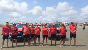 Equipe do Corpo de Bombeiros do Piauí no Litoral.