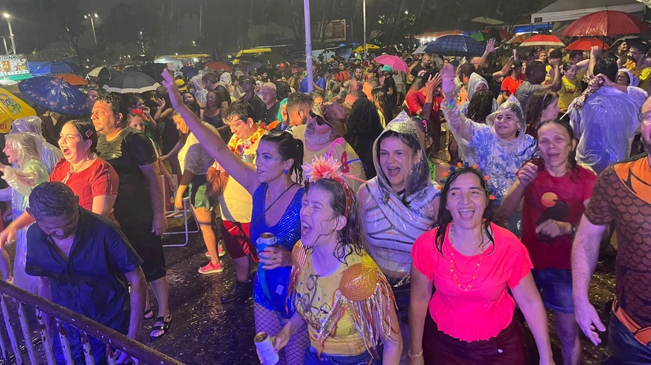 Segundo dia de Carnaval em Teresina.