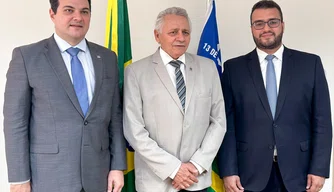 Encontro entre representantes da OAB-PI e UFPI.