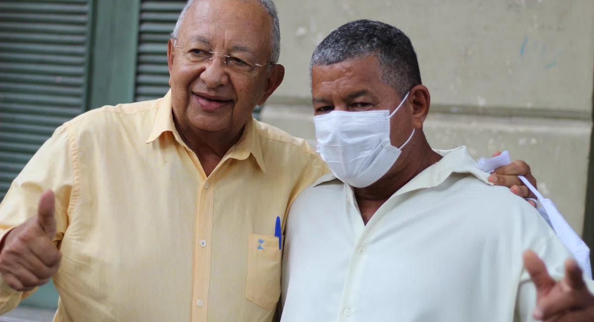 Dr. Pessoa faz café da manhã para comunidades da capital