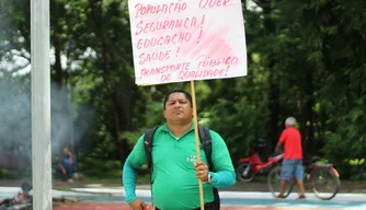 Manifestação em frente a Câmara Municipal de Teresina