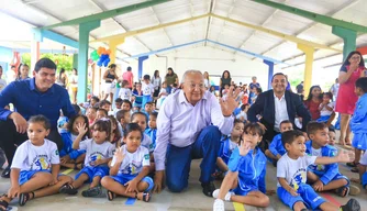 Dr. Pessoa visita escolas na abertura do ano letivo em Teresina.