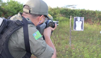 Policias do 15º BPM recebem treinamento de tiro em Campo Maior