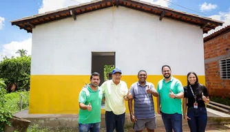 Dr. Pessoa visita obras de casas populares na zona Norte de Teresina.