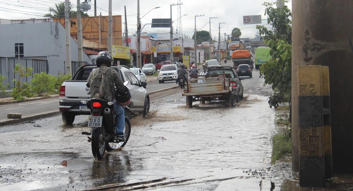 Alagamento na Avenida dos Expedicionários