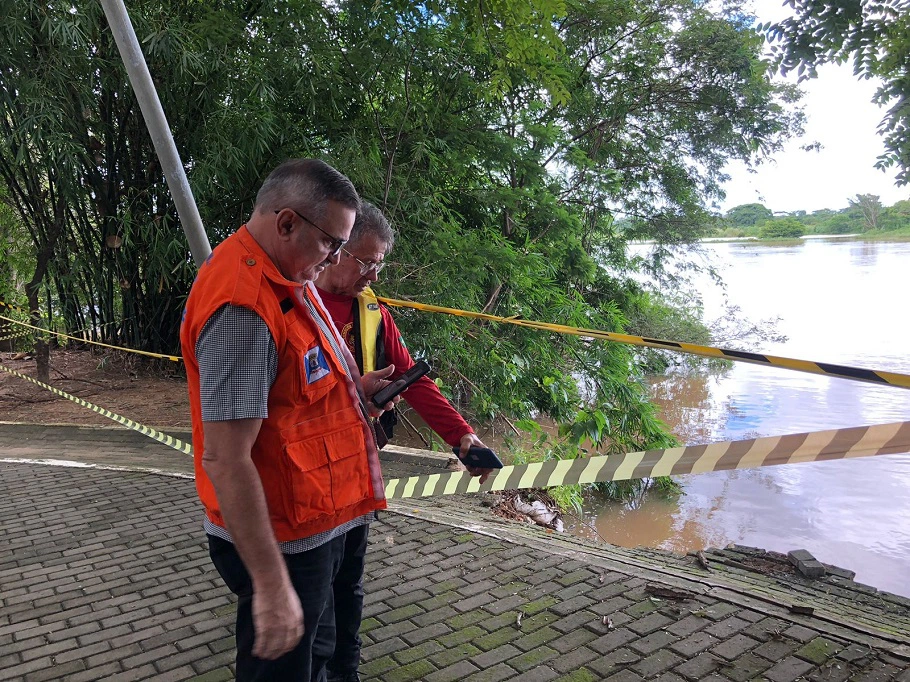 secretário da Defesa Civil Municipal, Carlos Ribeiro,