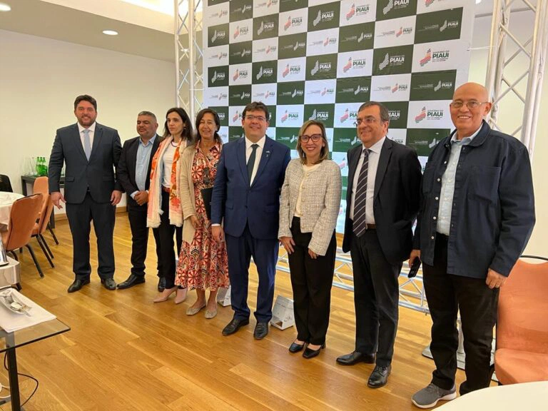 Rafael Fonteles apresenta produção de energia limpa do Piauí na Europa.