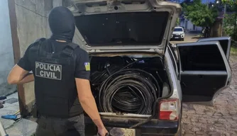 Polícia Civil cumpre mandados, apreende droga e faz duas prisões