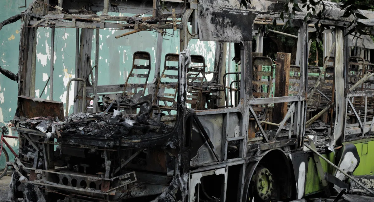 Ônibus incendiado