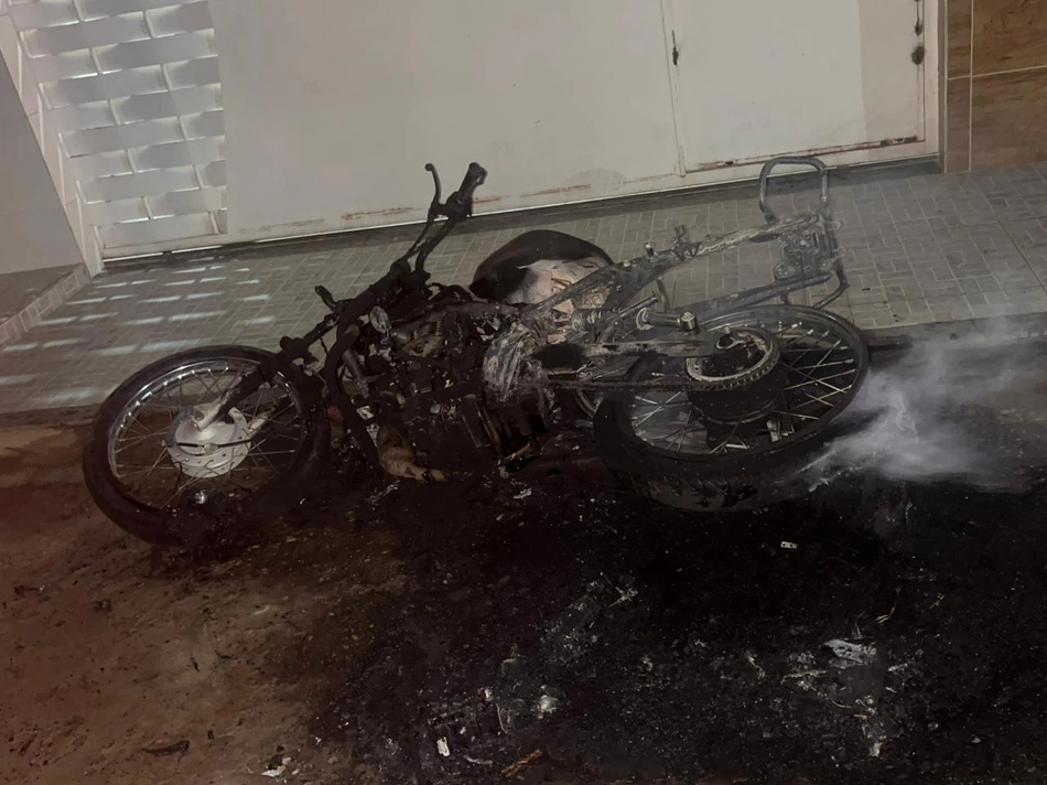 Homem  é preso após incendiar moto de companheira em Paulistana