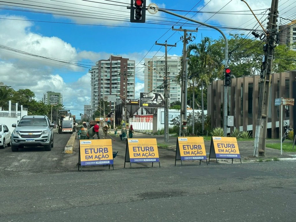 Av. Lindolfo Monteiro passa por recapeamento asfáltico em Teresina