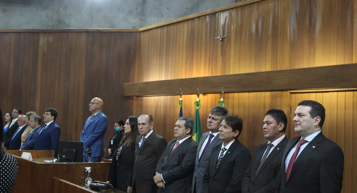 Rafael Fonteles recebe honraria em homenagem aos 50 anos da PGE