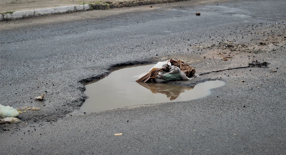 Buracos na Avenida Poti Velho