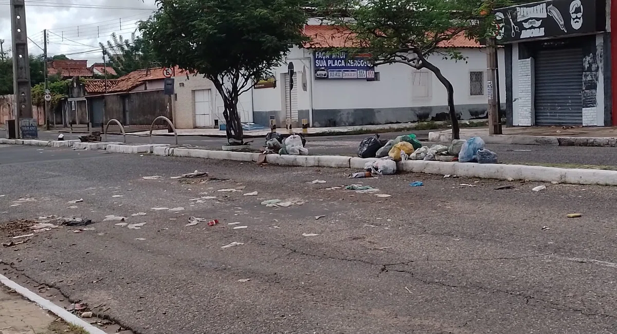 Lixo acumulado em Teresina