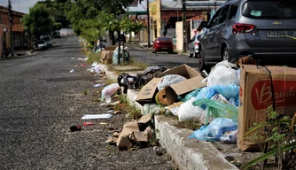 Lixo acumulado em Teresina