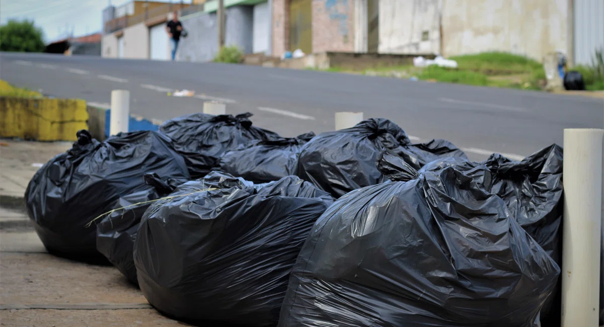 Lixo acumulado em Teresina