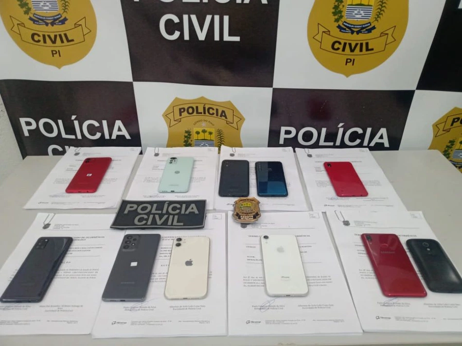 Polícia Civil recupera 10 celulares na zona Leste de Teresina.