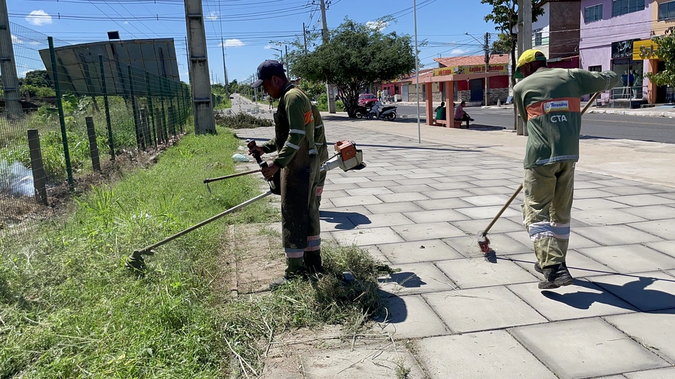 Ações de limpeza no bairro Dirceu