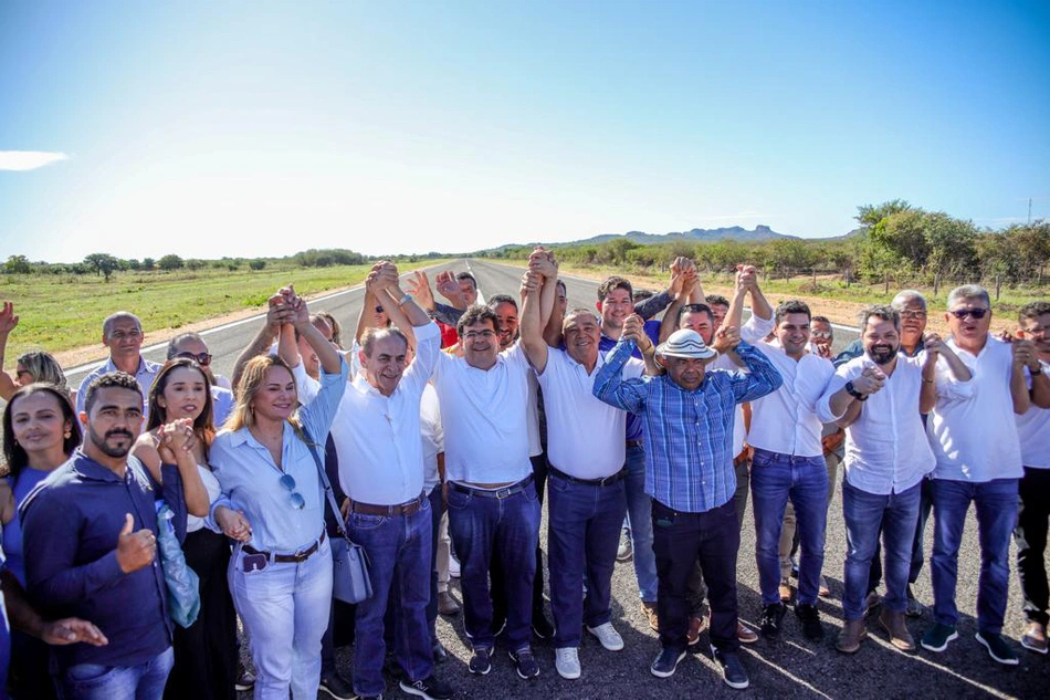 pavimentação asfáltica da pista de pouso do aeródromo