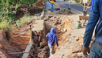 Obras de drenagem são executadas em Teresina.