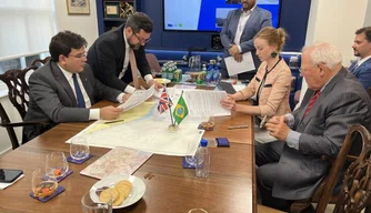 Rafael Fonteles em reunião em Londres.