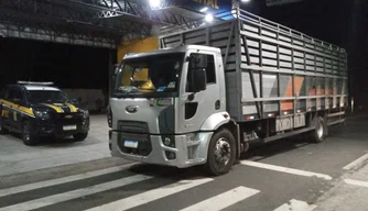 Caminhoneiro é autuado por porte de anfetaminas em Valença do Piauí.