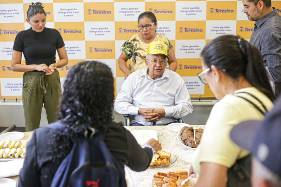 Dr. Pessoa recebe moradores da zona Rural no Palácio da Cidade