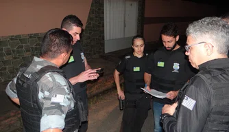 Policiais penais durante Operação Monitorados na zona Norte de Teresina.