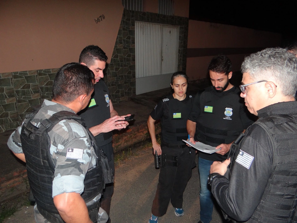 Policiais penais durante Operação Monitorados na zona Norte de Teresina.