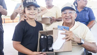 Entrega de uniforme ao Pelotão Mirim