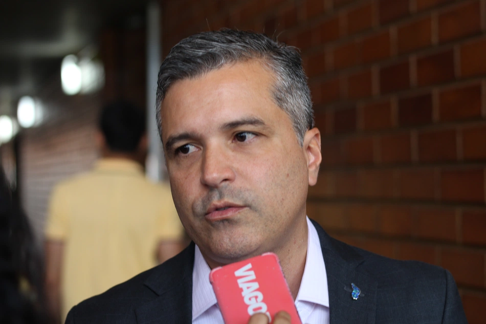 Deputado Dr. Vinícius.