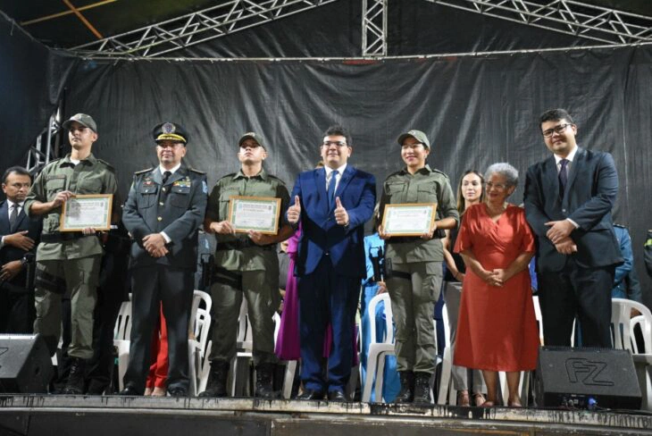 Rafael Fonteles em nomeação de policiais militares