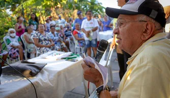 Dr.Pessoa se reune com horticultores no Dirceu