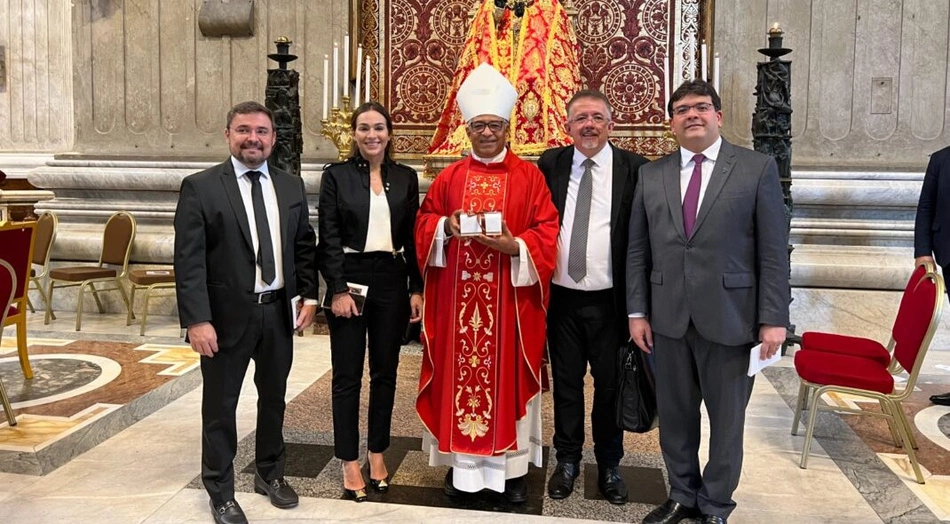 Governador Rafael Fonteles participa de missa solene no Vaticano