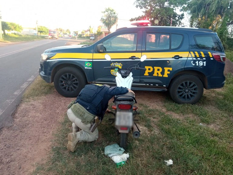 Motocicleta apreendida pela PRF-PI