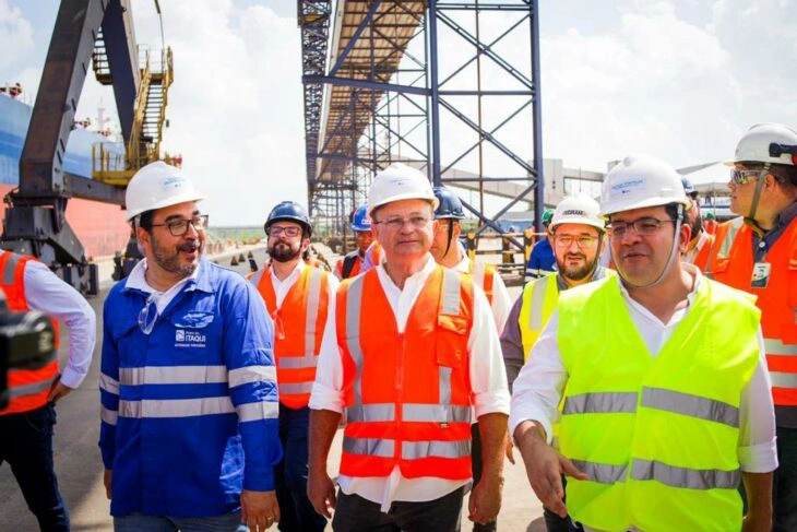 Governador Rafael Fonteles em visita ao Porto de Itaqui