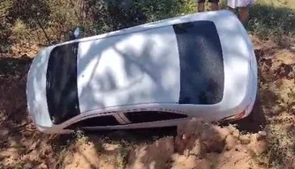 Mulher fica ferida em acidente na Estrada da Alegria em Teresina.