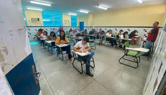 Prova  para eleição de conselheiros tutelares em Teresina.