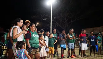 Iluminação em campo de futebol da Vila Esplendor