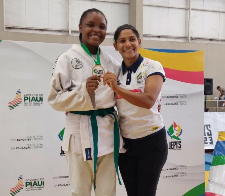 Francisca Vitória, jovem atleta aluna da Rede Pública Estadual