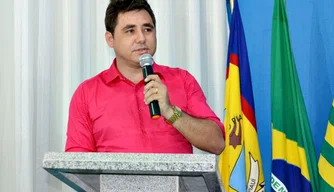 Prefeito de Padre Marcos,  José Valdinar da Silva.