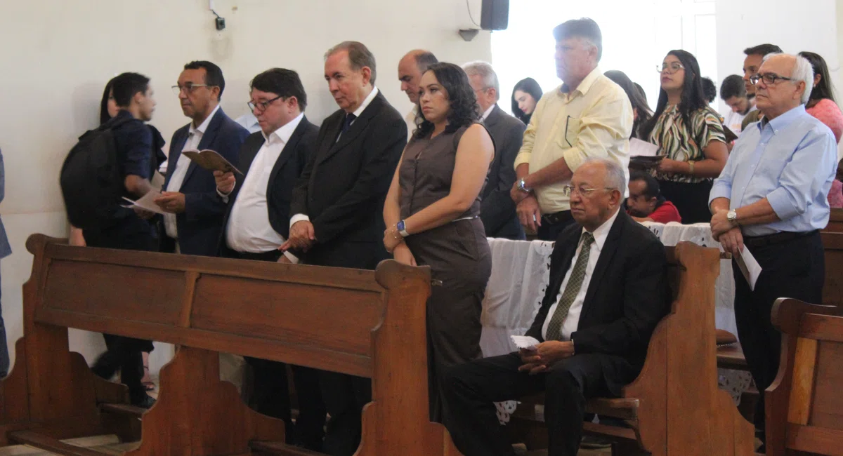 Prefeito Dr. Pessoa na missa de celebração ao aniversário de Teresina