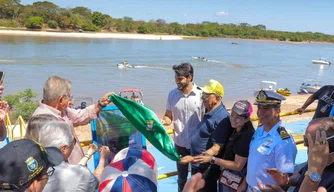 Prefeito Dr. Pessoa inaugura píer flutuante.