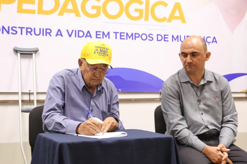 Dr. Pessoa renova termo de colaboração entre Semcaspi e Funaci