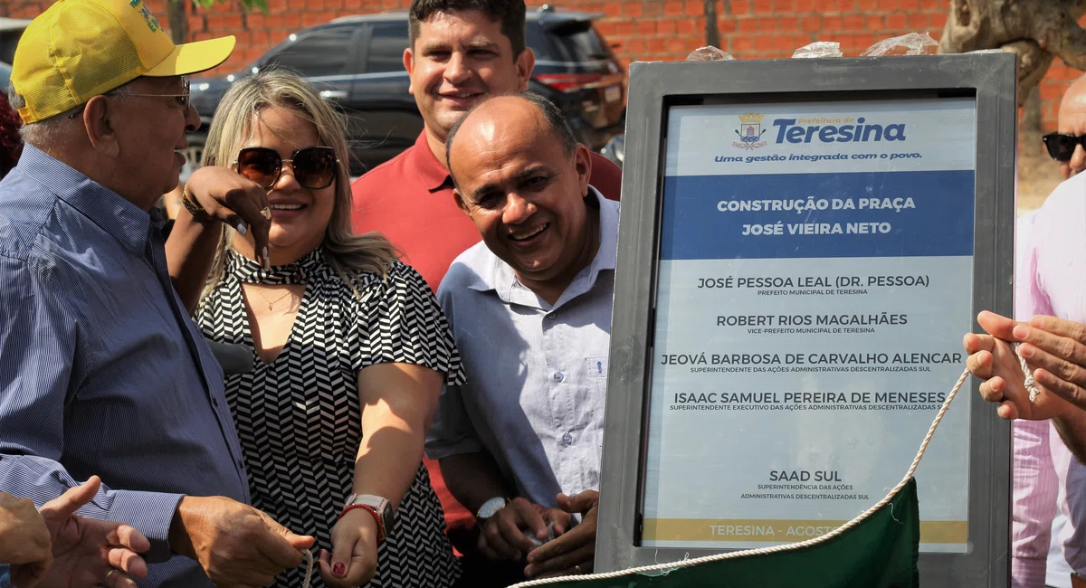 Entrega da praça José Vieira Neto