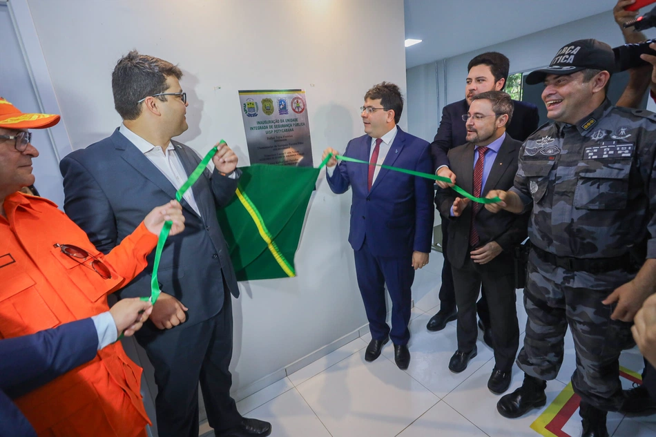 Rafael inaugura 1ª Unidade Integrada de Segurança em Teresina