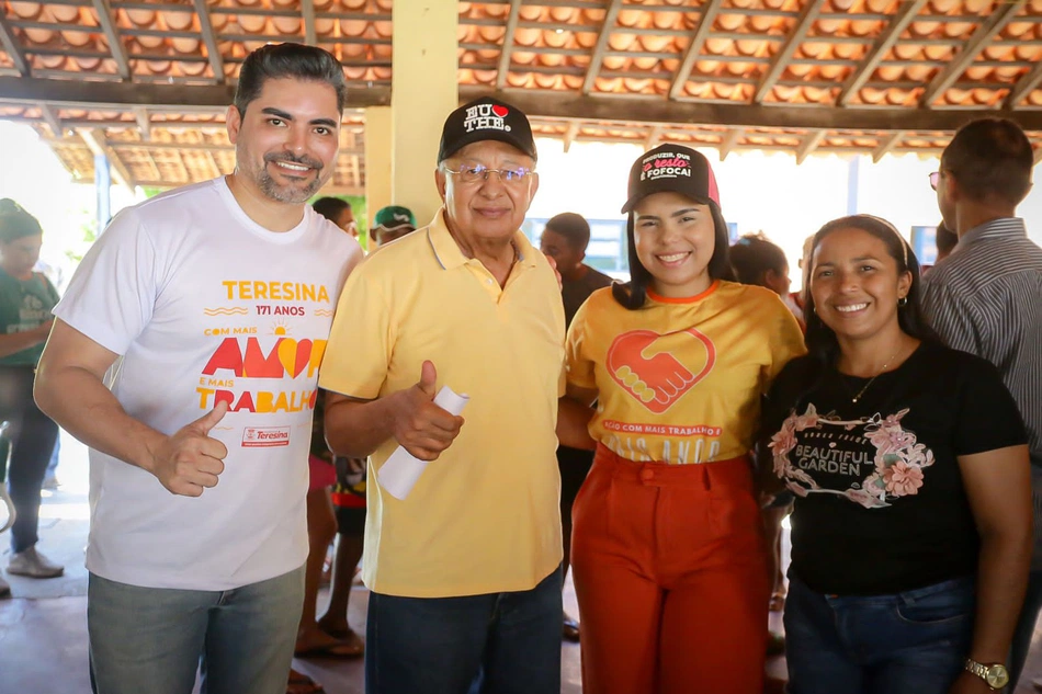 Ação social promovida pela prefeitura no bairro Campestre.