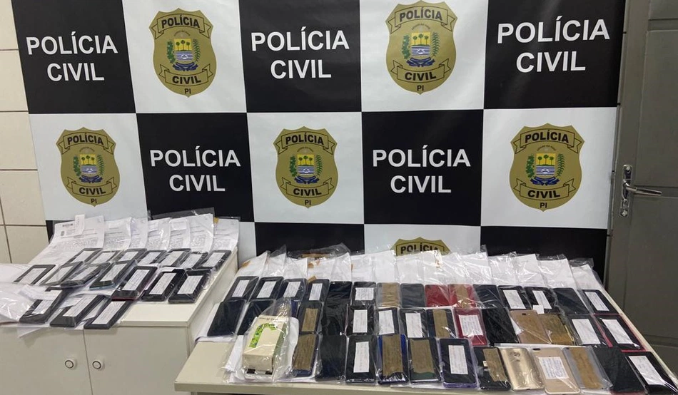 Polícia Civil realiza devolução de 60 celulares roubados